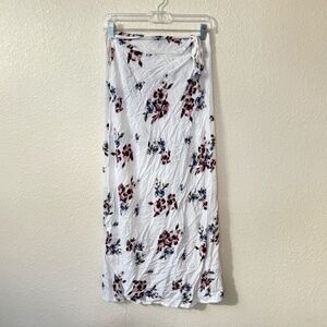 Kendall & Kylie White Floral Print Wrap Maxi Skirt Medium